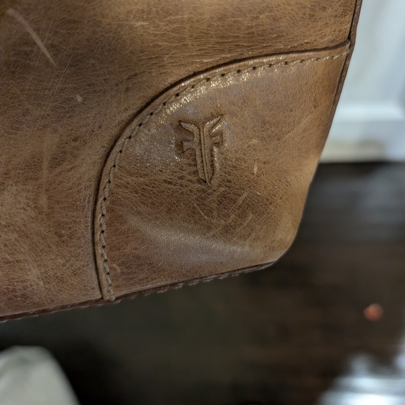 FRYE Tan Leather Beautiful Bucket Bag - Picture 4 of 11